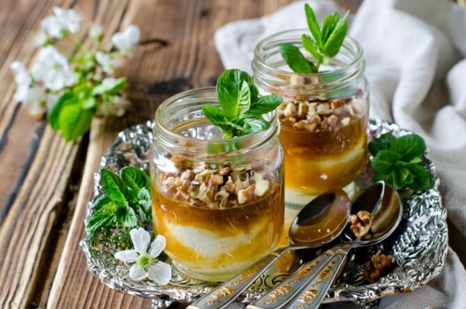 Honey and walnut mixture